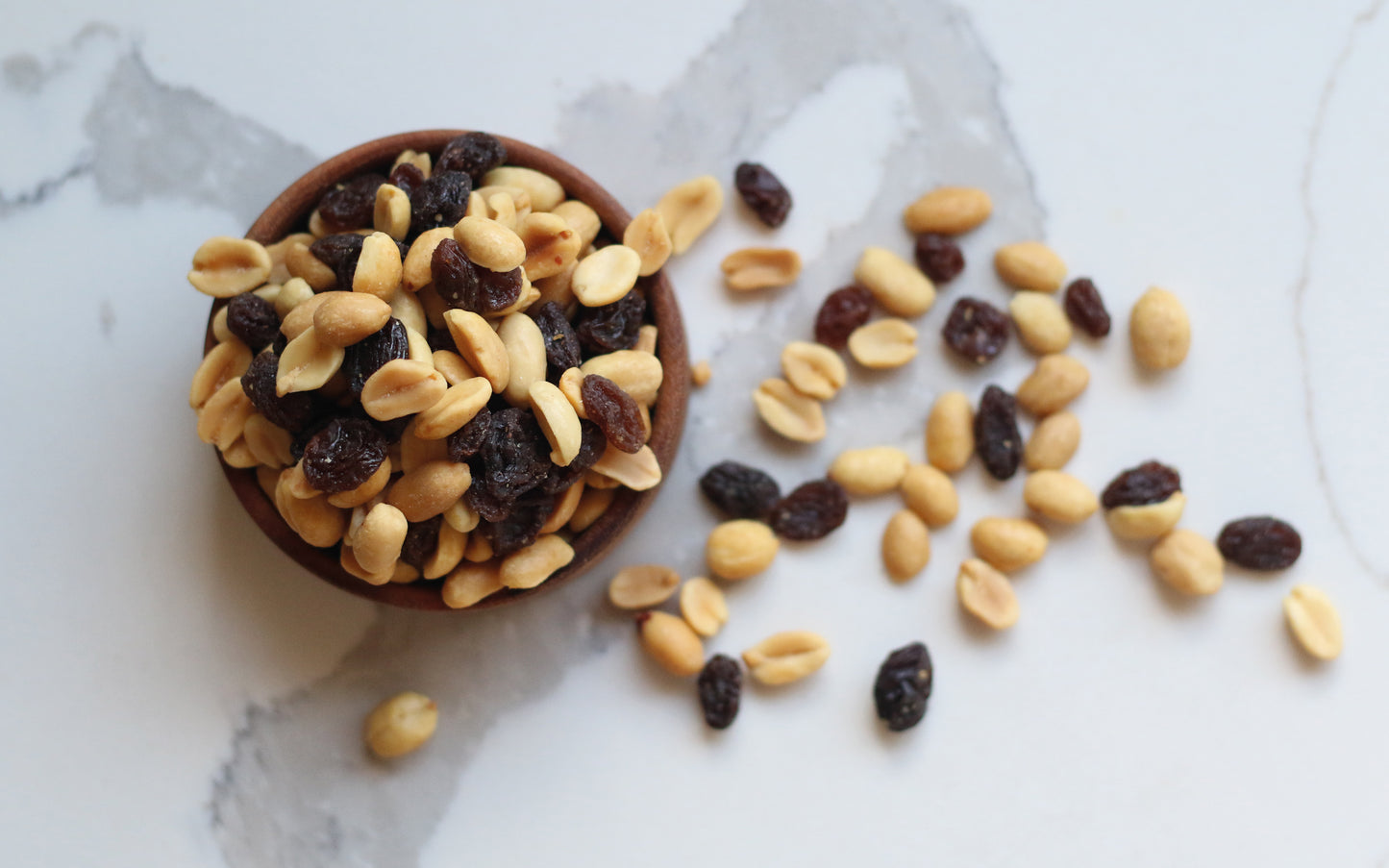 Roasted & Salted Peanuts And Raisins 200g