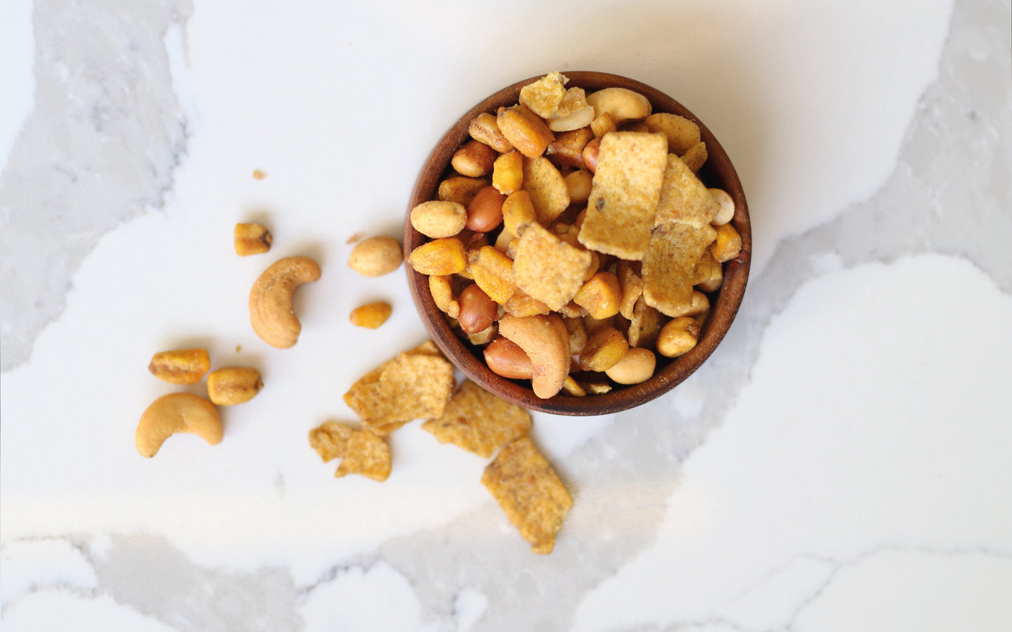 Roasted & Salted BBQ Peanut & Cashew Mix 450g