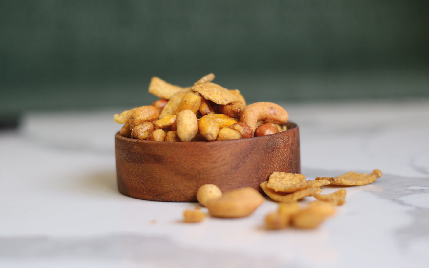 Roasted & Salted BBQ Peanut & Cashew Mix 450g