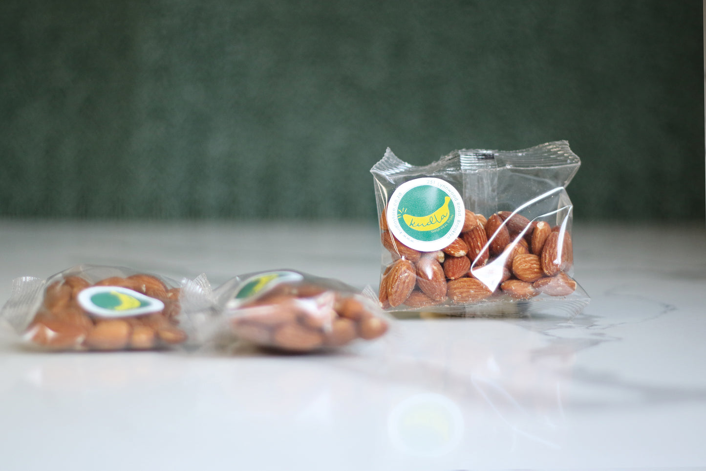ROASTED & SALTED ALMONDS 40G